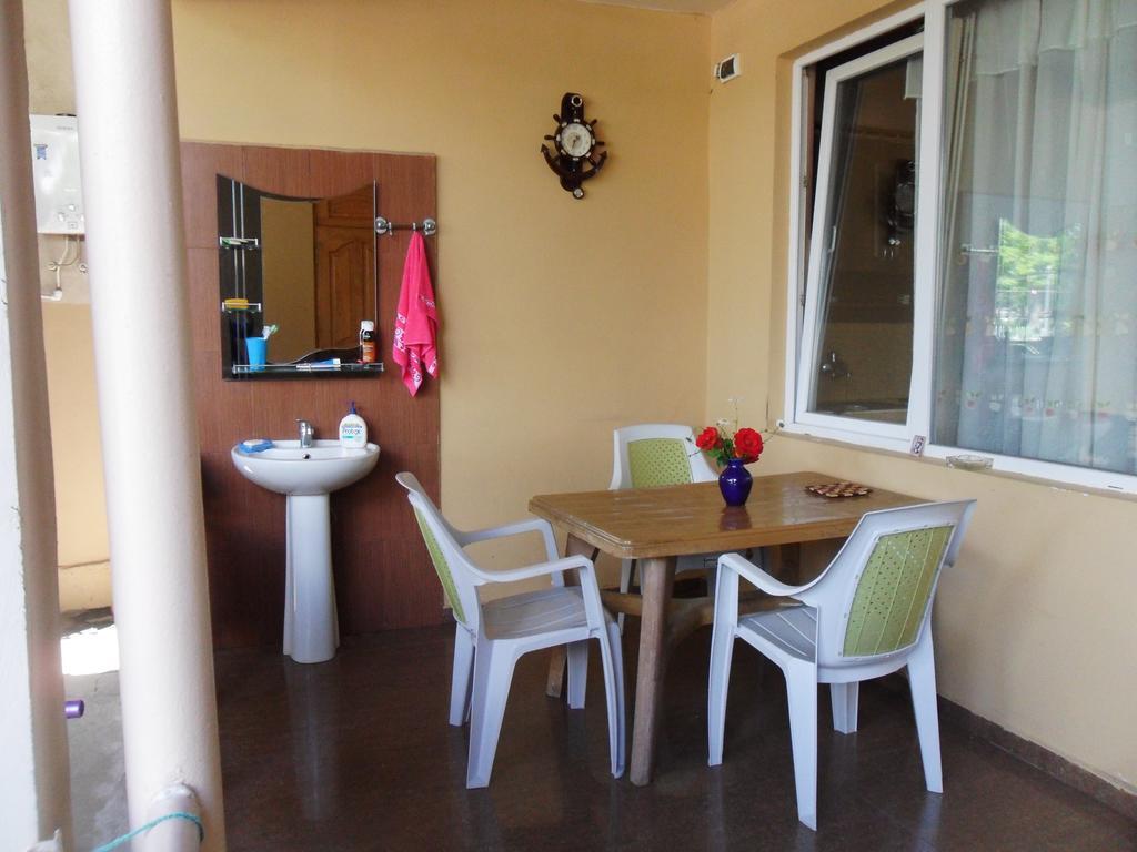 Guest House Nika 科布列季 外观 照片